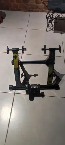 Rolo treino FIXO indor pouco uso tranzx