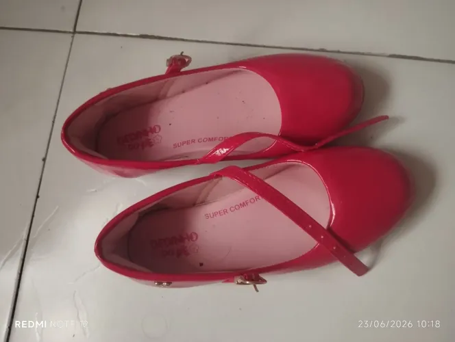 Sapatilha vermelha infantil 