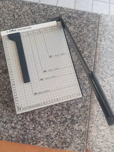 Guilhotina a4