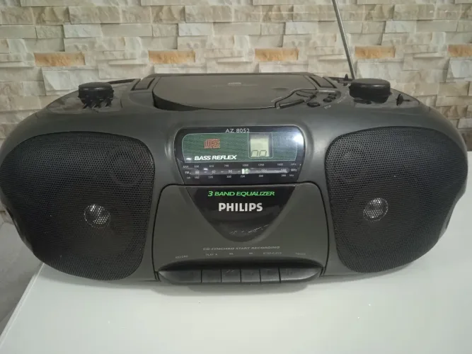 Som Philips AZ8052 funcionando rádio e fita (tape deck)