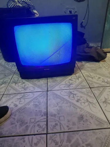 Tv antiga 20 polegadas retira na Sapopemba zl não tem controle nem conversor