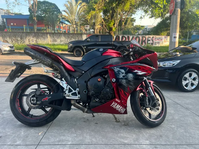 Yamaha r1