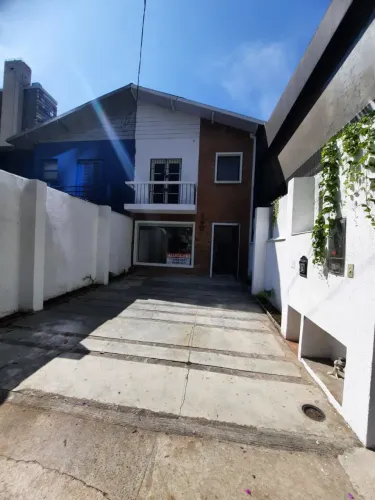 Casa comercial na Rua Professor Atílio Innocenti, 615  250 m²