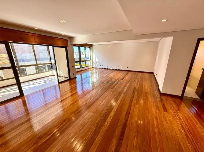 Apartamento Alto Padrão a Venda no bairro Centro - Pelotas, RS