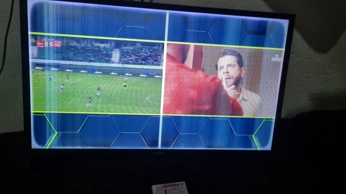 Vendo tv samsung de 32 pra retirada de pecas