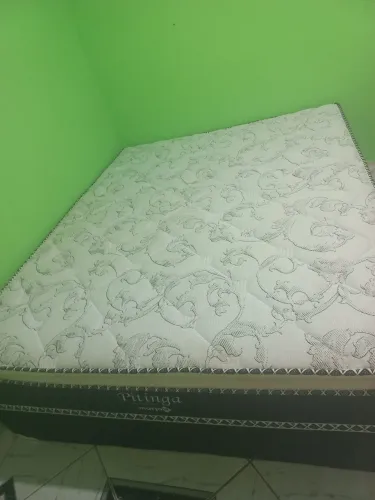 Vendo cama Queen novo 