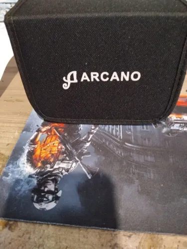 vendo 1 fone da arcano novo pra DJ