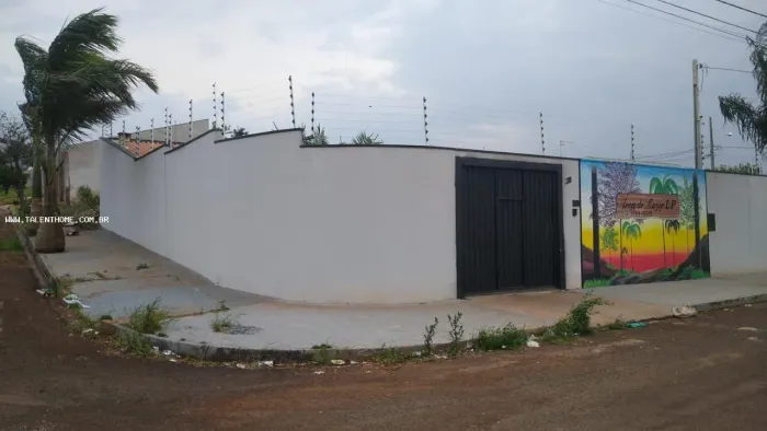 Casa para Venda em Londrina, Jardim Paulino Fedrigo, 1 dormitório, 2 banheiros, 5 vagas