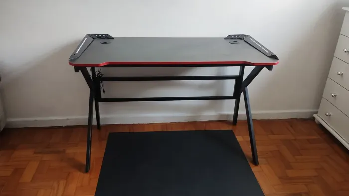 Mesa gamer com led