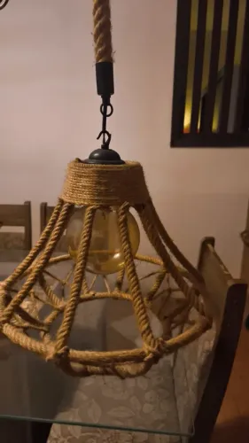 Luminárias com lâmpadas