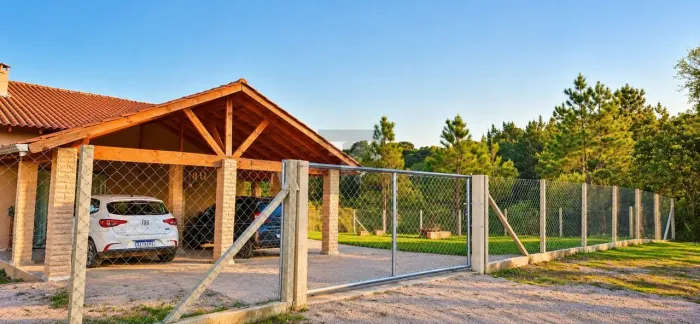 Casa em Condomínio com 1.500 m² de Terreno Piraquara