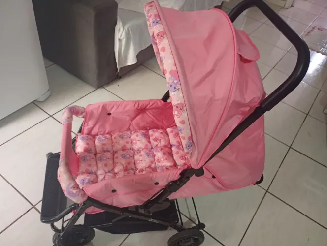 Carinho de bebê Rosa 