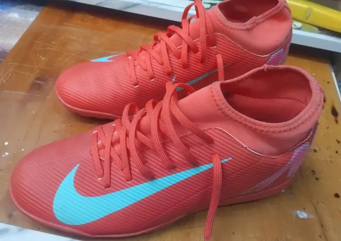 Chuteira NIKE MERCURIAL 