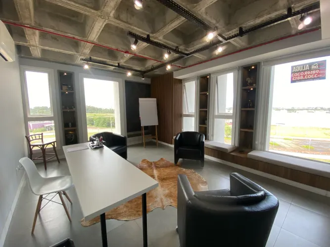 Sala mobiliada à venda no Art Home e Work Quartier, Três Vendas: 40 m², com estrutura corp