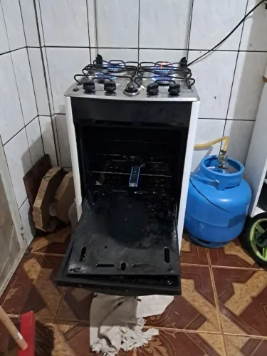 Fogão 4 bocas funcionando perfeitamente