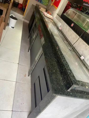 Balcão refrigerado e quente com armário