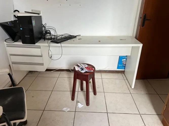 Vendo mesa de escritório