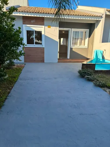 Casa para venda com 53 metros quadrados com 2 quartos
