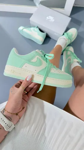 Tênis Nike Air force Linha luxo Feminino! 