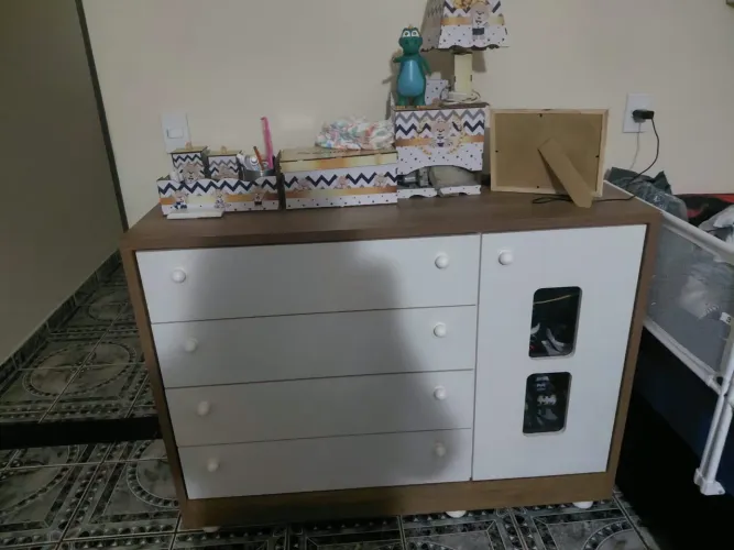 Cômoda sem detalhe