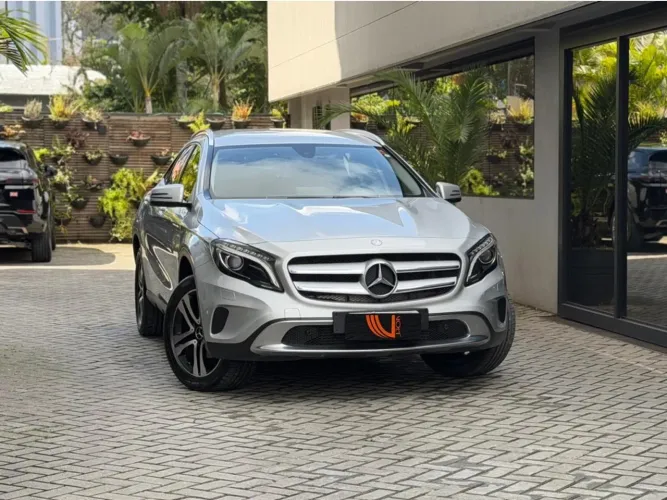 Mercedes-Benz GLA 200 Adv. 1.6/1.6 TB 16V Flex Aut. 2017
