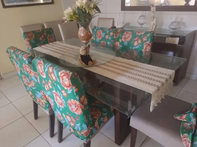 Mesa 6 cadeiras
