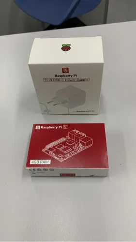 Raspberry Pi 5 + Fonte Original (novo)