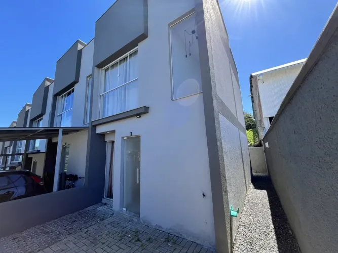 Sobrados com 2 suítes na Itoupavazinha