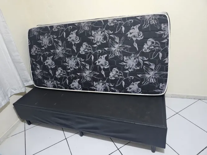 Cama solteiro e colchão 