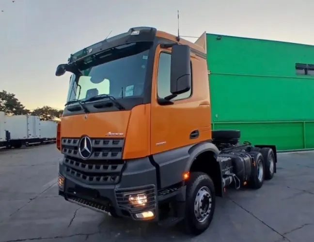 MB Arocs 3351 ano 2024, 6x4, com 7.000 Km, automático, em SP