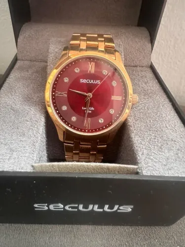 Relógio Feminino Seculus Elegante Vinho com Strass ? Modelo 20565LPSVDS1
