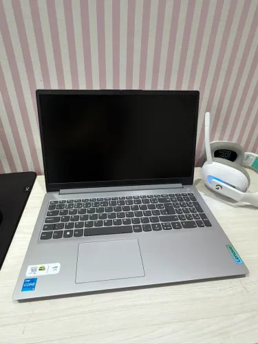 Notebook Lenovo IdeaPad 1 i5 12ª geração 8GB RAM SSD 512GB