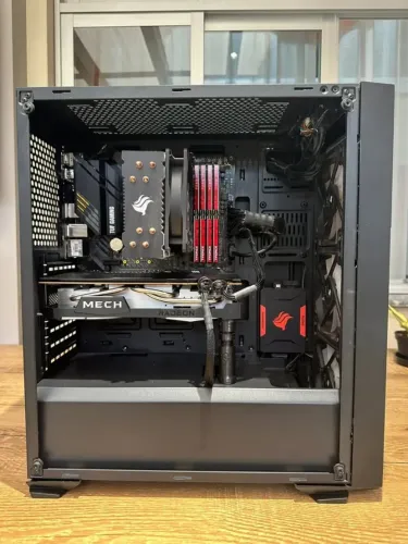 PC Gamer / Workstation | RX 6750 XT 12GB | Ryzen 5 5600X | 32GB RAM | SSD 2.2TB