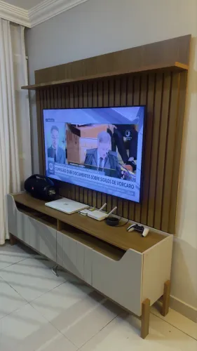 Painel Tv com Rack Lar Shopping 70 polegadas