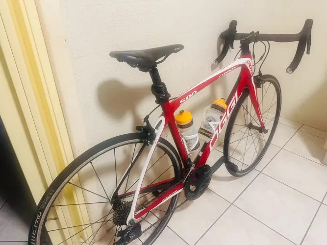 BICICLETA SPEED OGGI CADENZA 500 - VERMELHA E BRANCA