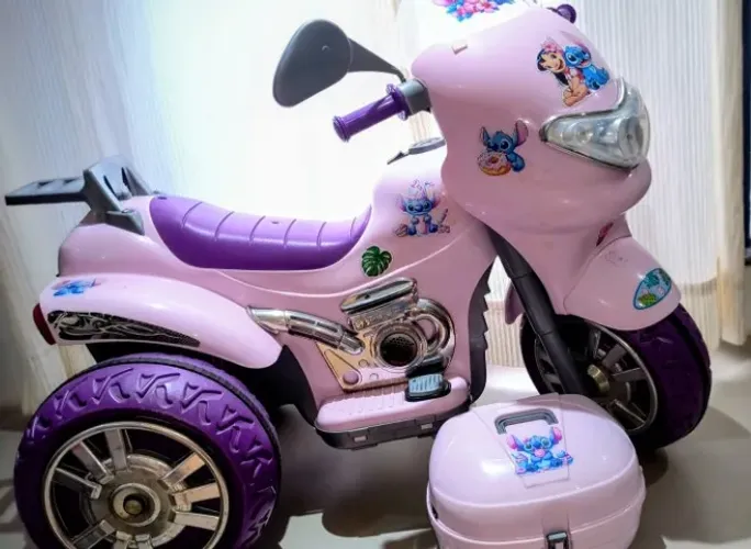Moto Elétrica Infantil Biemme Sprint Turbo 12V Rosa com roxo + capacete.