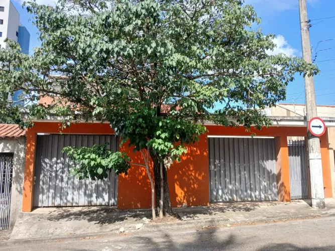Casa Comercial para Locação em Sorocaba-SP no Jardim Faculdade: 4 quartos, 4 banheiros, 4