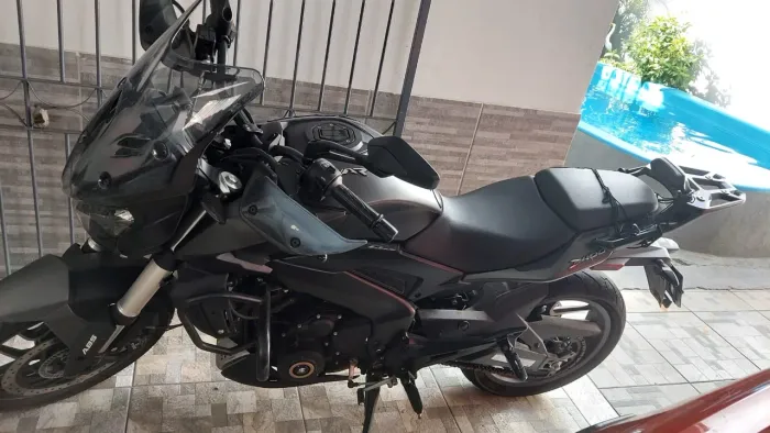 Vendo moto Bajaj Dominar 400 cilindradas
