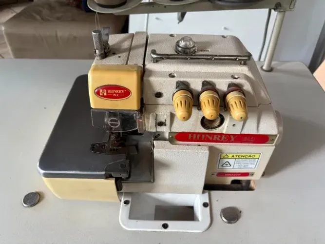 Máquina Reta Industrial Zoje + Overlock Industrial Honrey Funcionando 100%