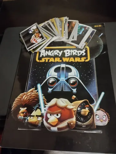 Angry Birds Star Wars 2013 - Álbum + 106 figurinhas sem repetição 