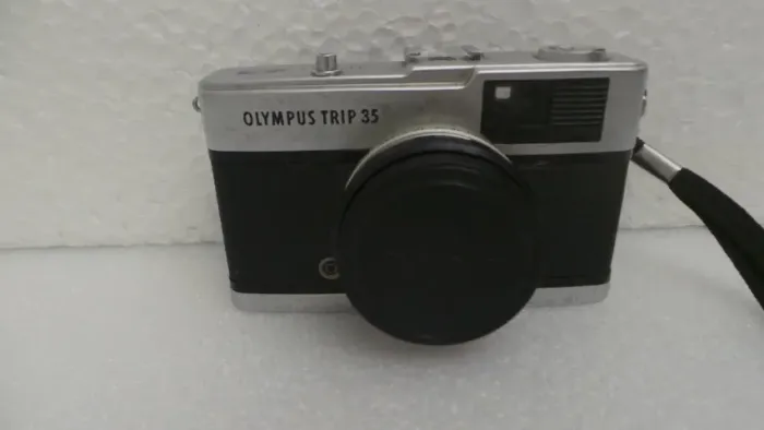 MÁQUINA FOTOGRÁFICA ANTIGA OLYMPUS TRIP 35 PRECISANDO REPAROS!!