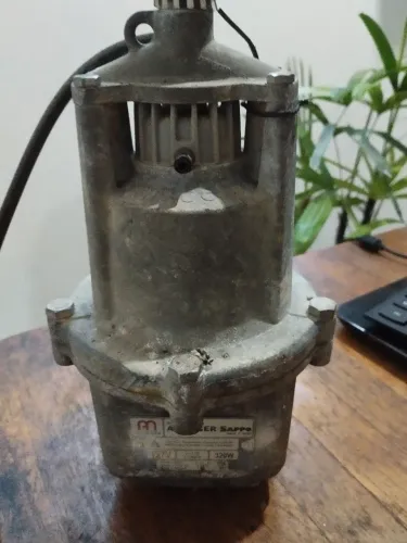 Bomba Submersa (sapo) R$100,00 Para desocupar