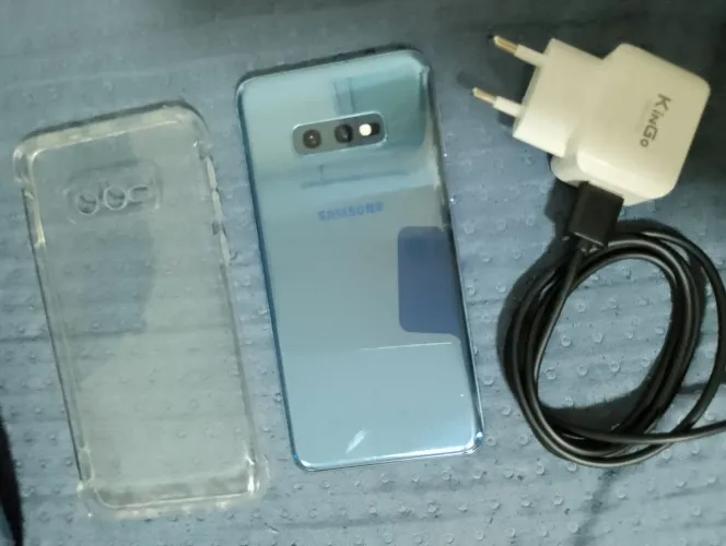 Samsung S10e