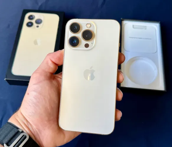 iPhone 13 PRO 256GB / DETELHE - ACEITAMOS TROCAS/PARCELAMENTO EM ATÉ 18x