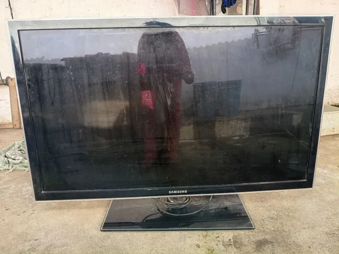 Tv para retirada de peças 43 polegadas