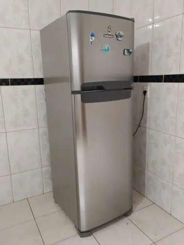 Geladeira Continental Frost Free