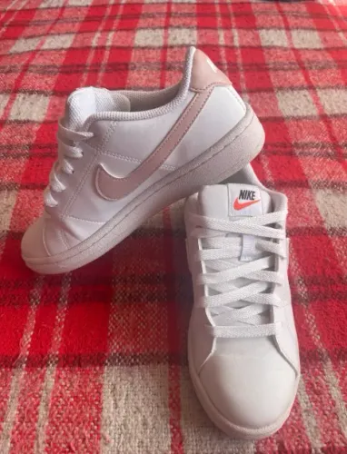 Nike Court Royale 2 Feminino