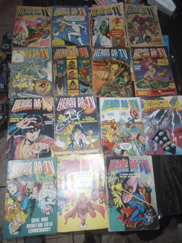 Lote de 15 gibis HEROIS DA TV detalhes na descrição