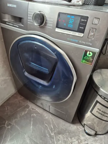 Lava e seca Samsung 10kg linha inox , está com ruído na hora da centrifugação,.