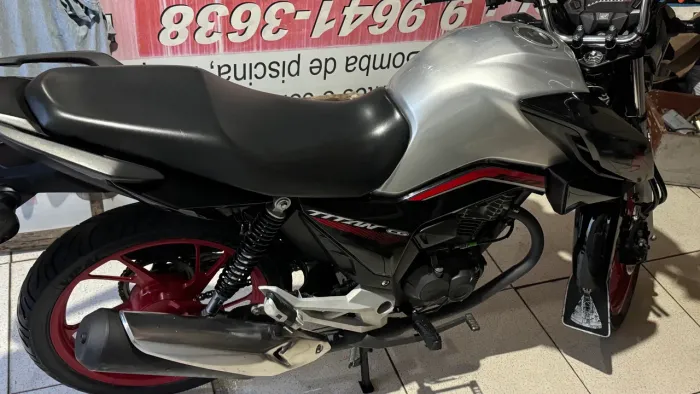 Vendo titan 2023. Moto toda original. Super conservada. Emplacada certinha 